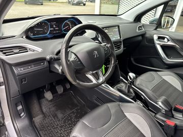 Car image 11