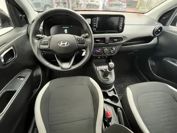 Car image 23