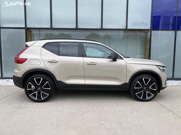 Volvo XC40 B4 Ultra Dark 145 kW image number 14