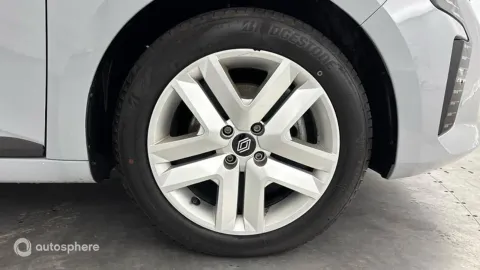 Car image 20