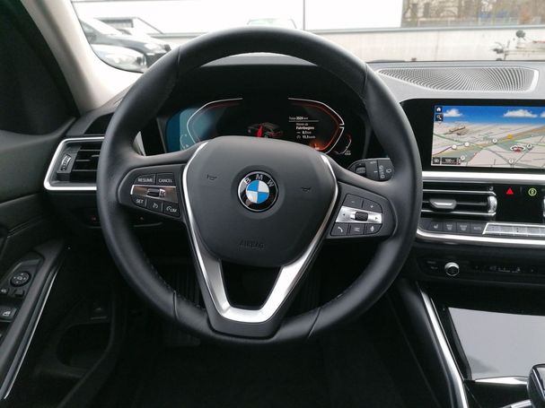 BMW 330i Touring Sport Line 190 kW image number 9