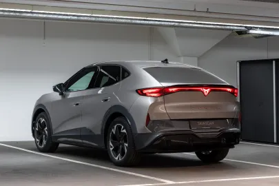 Car image 5
