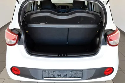 Car image 23