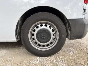 Car image 46