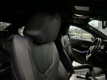 Car image 33