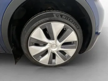 Car image 34