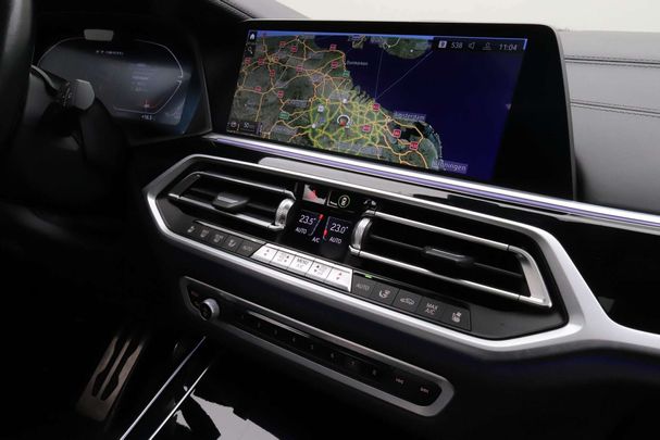 BMW X7 M50i xDrive 390 kW image number 30