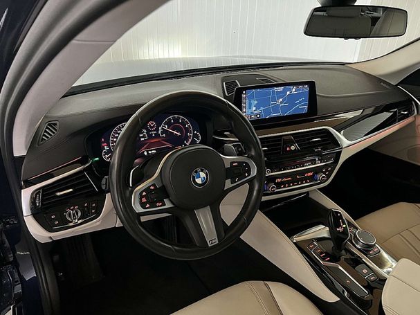 BMW 520d Touring xDrive Luxury Line 140 kW image number 16