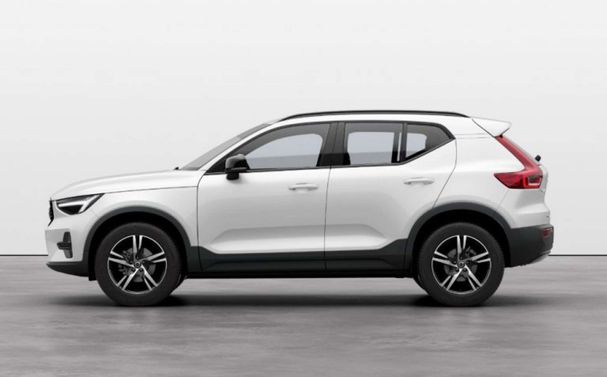 Volvo XC40 B4 Plus Dark 145 kW image number 3