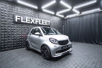 Car image 3
