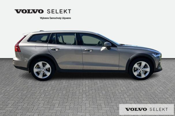 Volvo V60 Cross Country AWD 145 kW image number 7