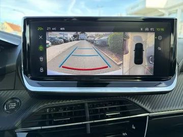 Car image 19