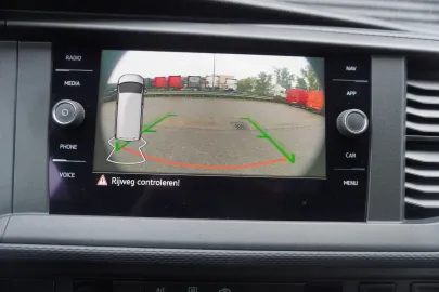 Car image 29