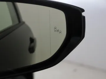 Car image 43