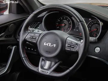 Car image 30
