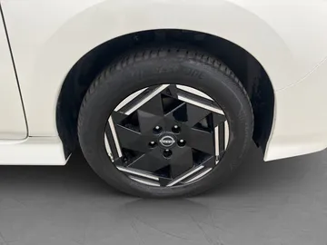 Car image 35