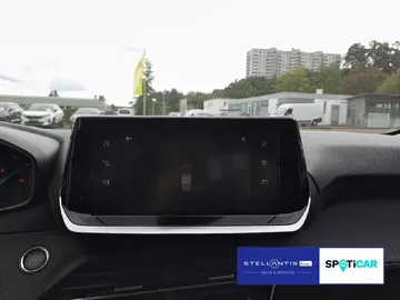 Car image 19