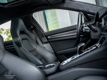 Car image 35