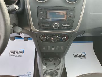 Car image 13