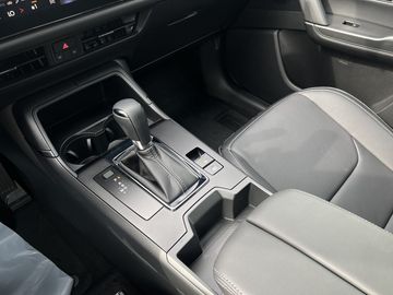 Car image 25
