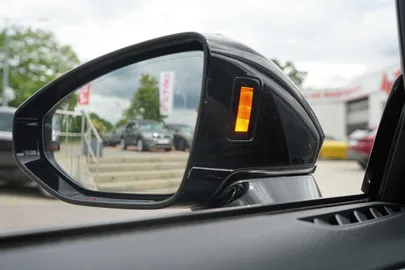 Car image 39