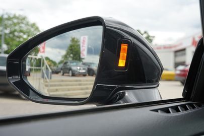Car image 39