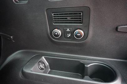 Car image 38