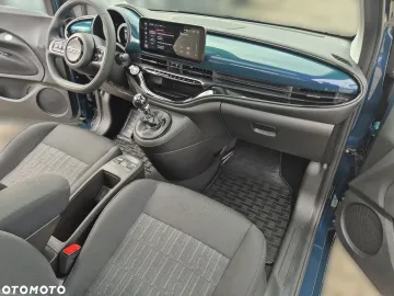 Car image 28