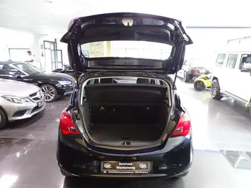 Car image 32
