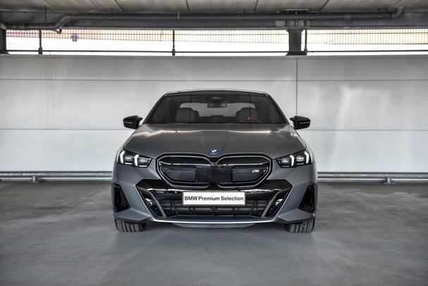 BMW i5 M60 xDrive Pro 442 kW image number 3