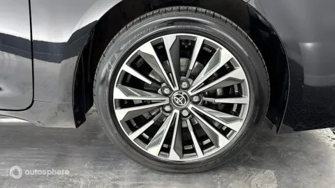 Car image 20
