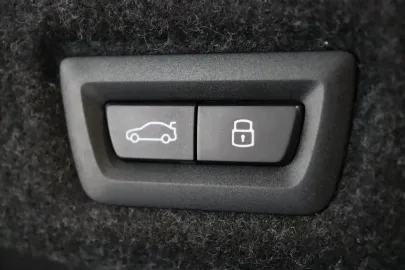 Car image 36