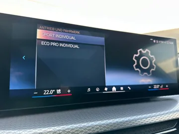 Car image 38