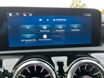 Car image 29