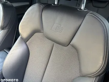 Car image 33