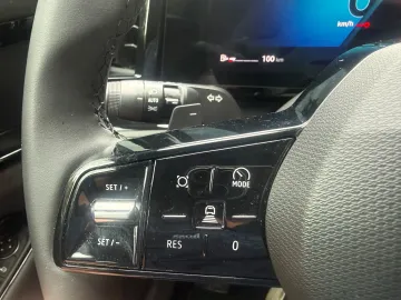 Car image 34