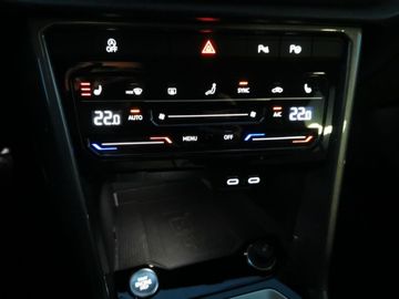 Car image 28