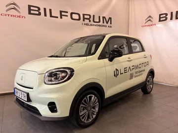 Car image 3