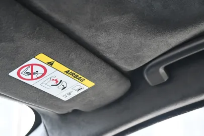 Car image 30