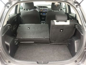 Car image 36