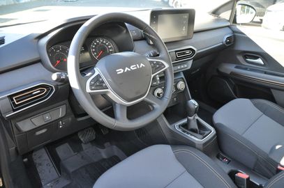 Car image 10