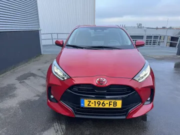 Car image 4