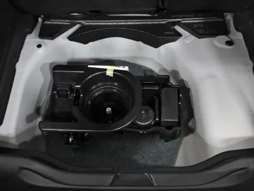 Car image 33