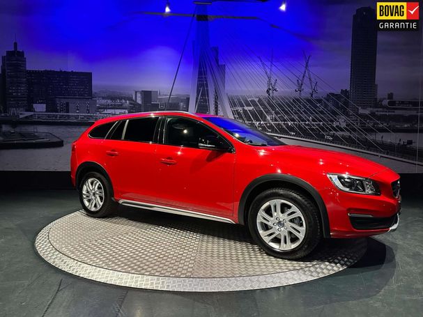 Volvo V60 Cross Country T5 AWD 180 kW image number 1