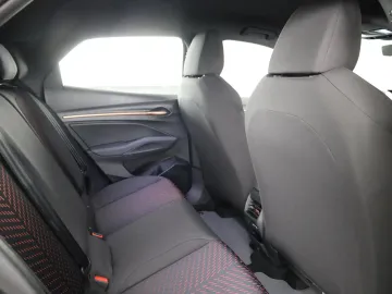 Car image 29