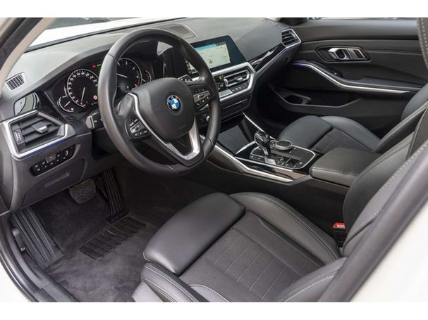 BMW 320d Touring xDrive 140 kW image number 5