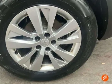 Car image 24