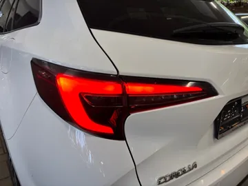 Car image 28