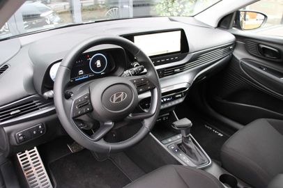 Car image 15