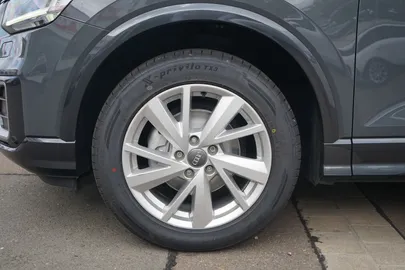 Car image 28